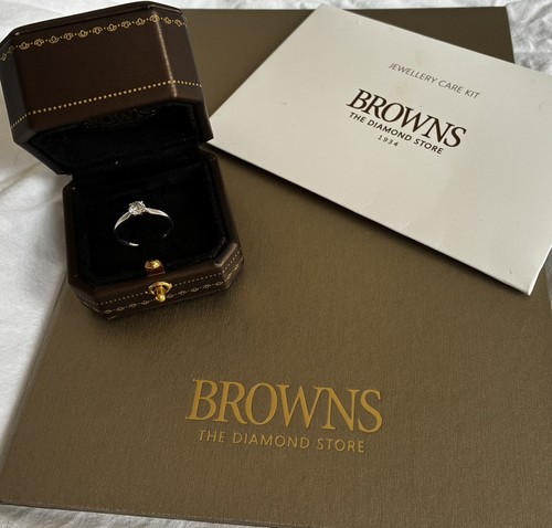 Diamond ring pre owned