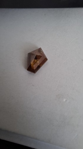 05ct natural brown fancy - natural,