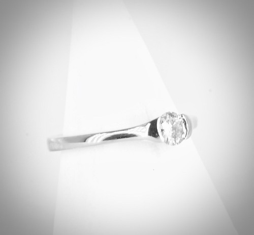 28ct brilliant cut - brilliant,